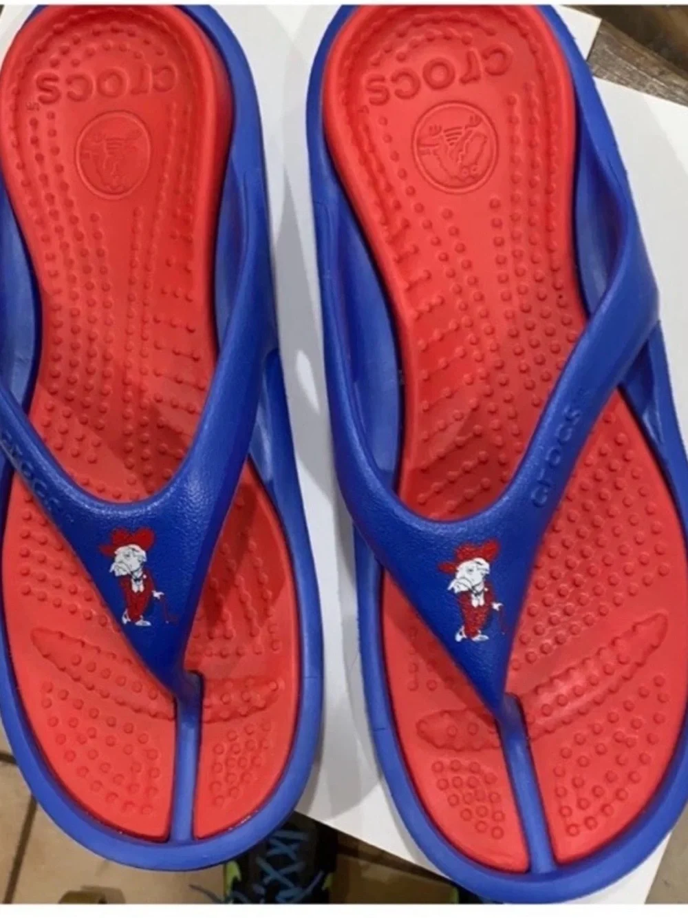 Crocs mens Size 11 Sandal New Blue and Red Flip Sandals, no tags